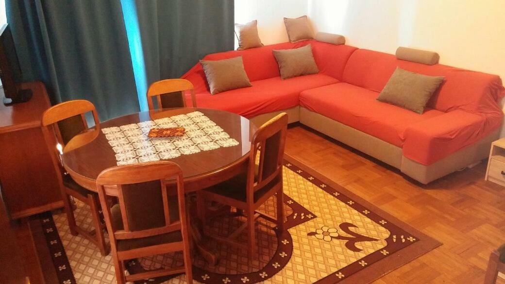Apartments Viktorija Starigrad Paklenica Exterior foto